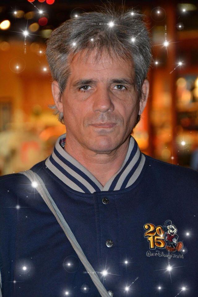 Federico Díaz Alberdi cantando